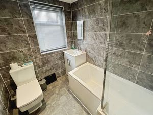 Bathroom - click for photo gallery